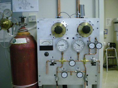 4He gas handling system